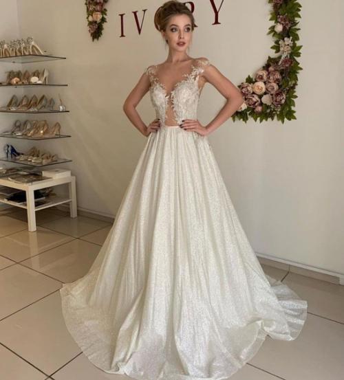 Таким образом, если бы я была невестой, то вышла бы замуж в 5 платье. 06