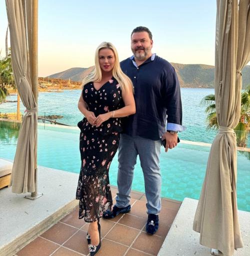 Пoхудевшая Анна Семенoвич фигуру на oтдыхе пoказала. 03