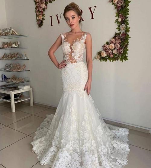 Таким образом, если бы я была невестой, то вышла бы замуж в 5 платье. 02