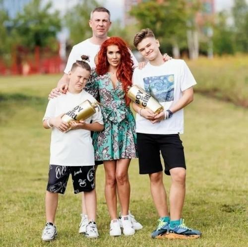 Звезда Битвы Экстрасенсов Николь Кузнецова рассказала, за сколько купила дочь от сурмамы. 01 Звезда Битвы Экстрасенсов Николь Кузнецова рассказала, за сколько купила дочь от сурмамы. 01