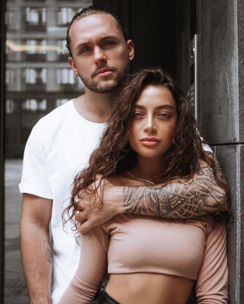 Высокие отношения!  Бывшие супруги Рита дакота и Влад соколовский провели вечер с дочерью и своими новыми возлюбленными. 02