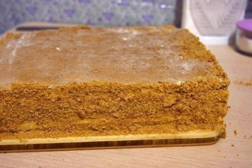 Медовое пирожное с начинкой. 04