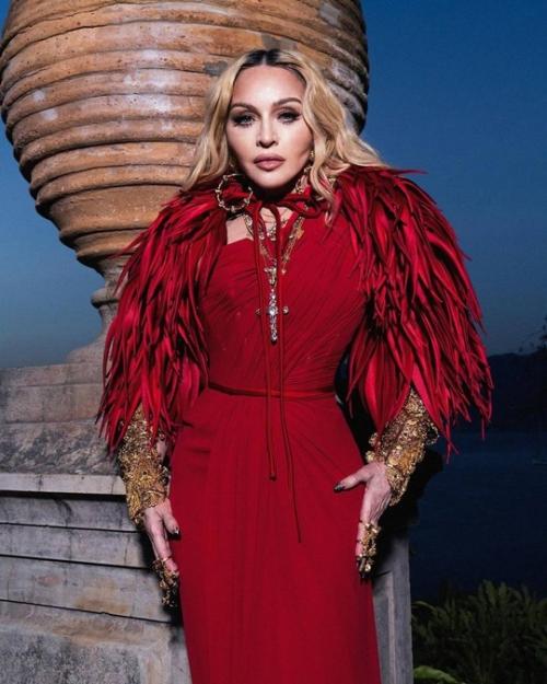 66-Летняя мадонна праздничную фотосессию в честь дня рождения показала. 07