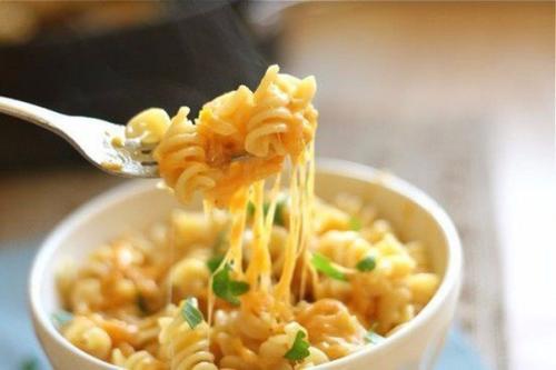 Паста с сырным соусом. Паста с сырным соусом.