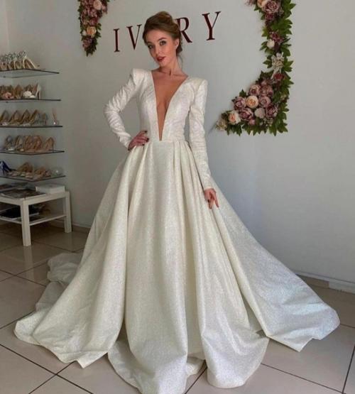 Таким образом, если бы я была невестой, то вышла бы замуж в 5 платье. 04