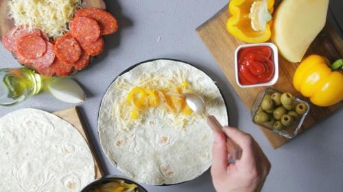 Пиццадилья.  Это даже круче, чем пицца! 02