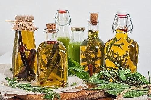 Масляный настой на травах для кожи век. Масляный настой на травах для кожи век.