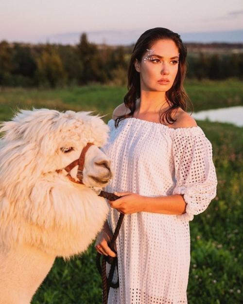 Как же все таки Агата после развода похорошела! 01