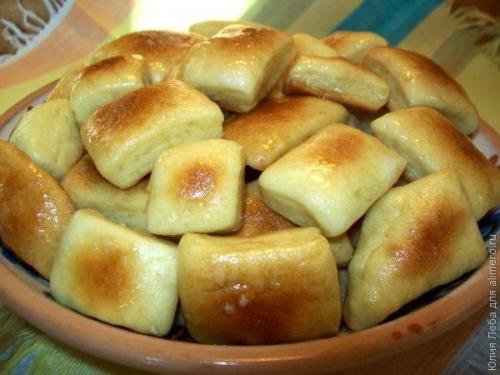 Пампушки на кефире с чесночным саламуром. Пампушки на кефире с чесночным саламуром.