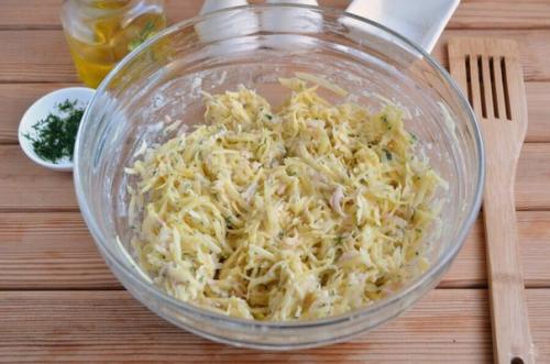 Драники с ветчиной, сыром и зеленью. 04