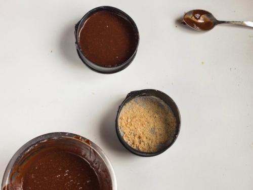 Шоколадный фондан с карамелью. 05