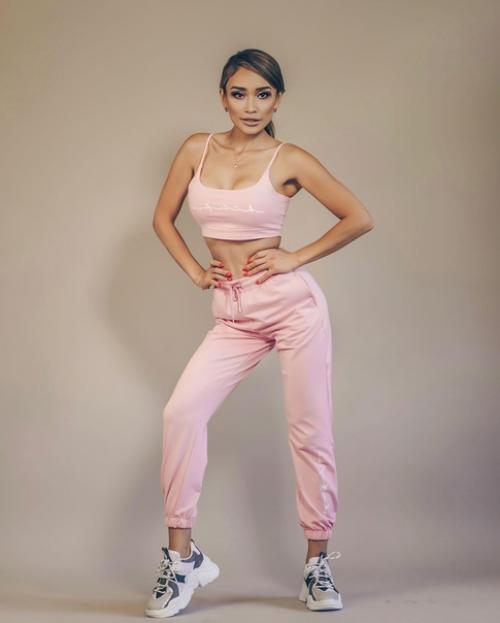 Блогер Алия байтугаева - мамочка, спортсменка и просто красавица. 03