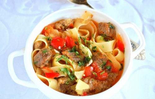 Вкуснейший лагман.  Лагман - популярное среднеазиатское национальное блюдо, а если точнее, то просто густой суп.