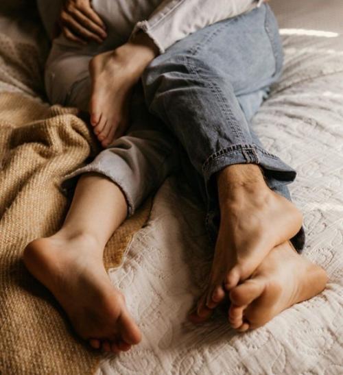 От красивых уходят.  