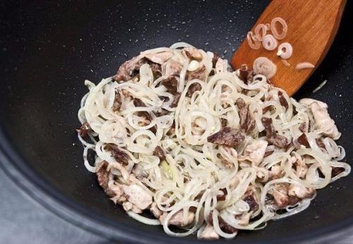 Солянка мясная.  Ингредиенты: 04