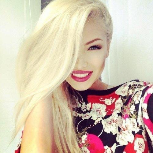 8 секретов стойкого макияжа губ.

