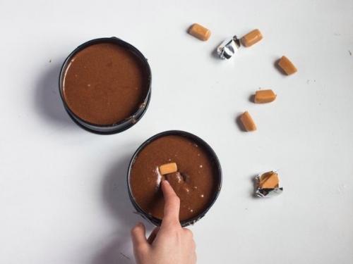 Шоколадный фондан с карамелью. 06