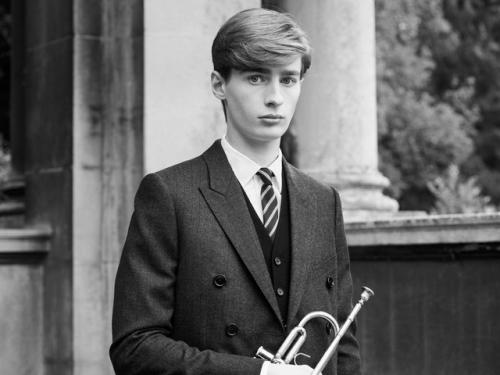 Добро Пожаловать в Английскую Аристократию - примерно так бы я описала показ мужской коллекции Celine. 03