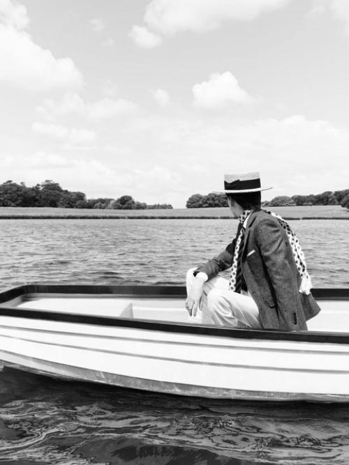 Добро Пожаловать в Английскую Аристократию - примерно так бы я описала показ мужской коллекции Celine. 06