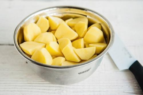 Жаркое.  Ингредиенты. 1 кг картофель. 05