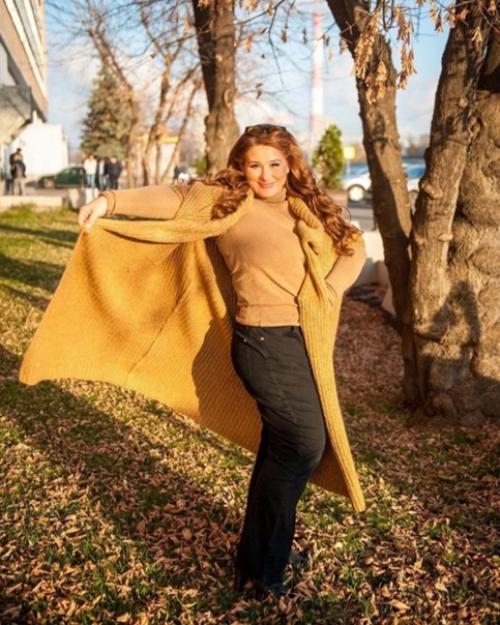 Помните эту актрису из Ворониных и не родись красивой? 03