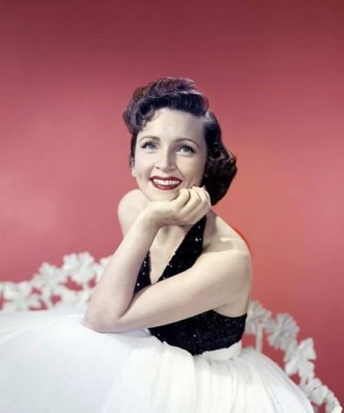 17 января свой 99-й день рождения отправздновала королева комедии легендарная Бетти Уайт. 06