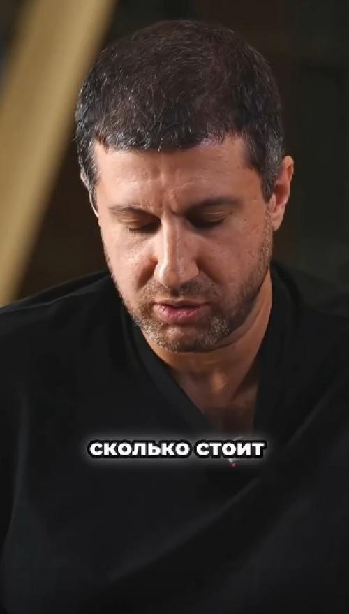 Блогер Амиран сардаров в угол руководителя автоваза загнал. 

