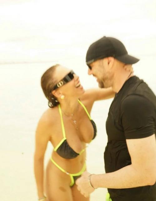 Полина Диброва активно намекает товстику, что хочет свадьбу и уже называет его мужем. 01