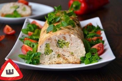 Сочный куриный рулет.