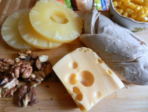 Салат с курицей, сыром и ананасом. 01 Салат с курицей, сыром и ананасом. 01