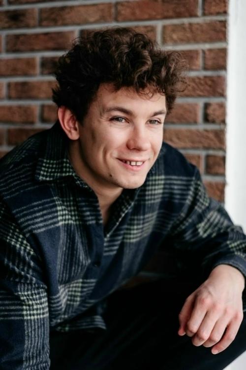 Никита кологривый с задором произведение владимира Высоцкого исполнил. 

