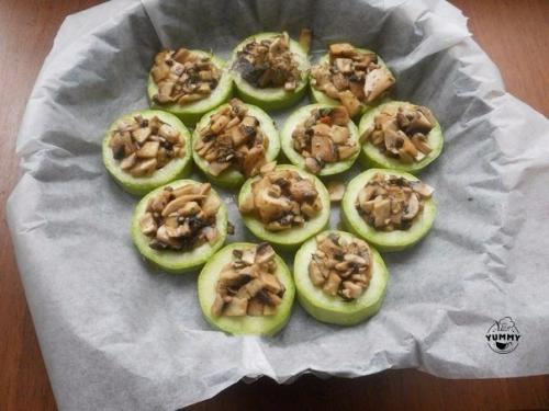 Кабачки запечённые с шампиньонами? 03