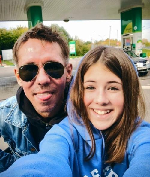 Какая же все таки у Алексея Панина милая и красивая дочь! 01