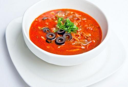 Солянка.  Ингредиенты 4 порции: