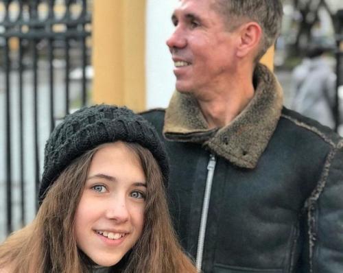 Какая же все таки у Алексея Панина милая и красивая дочь! 06