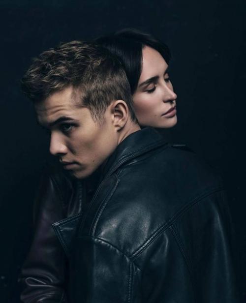 Звезда Слова Пацана Рузиль минекаев и его жена Азиза бекманова снялись в совместной фотосессии и дали интервью. 04