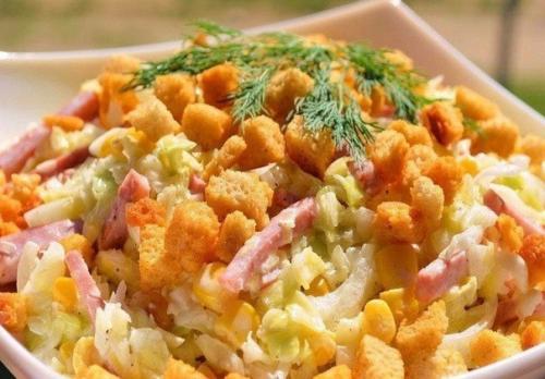 Подборка салатов с сухариками: топ - 7 вкуснейших рецептов. 03 Подборка салатов с сухариками: топ - 7 вкуснейших рецептов. 03