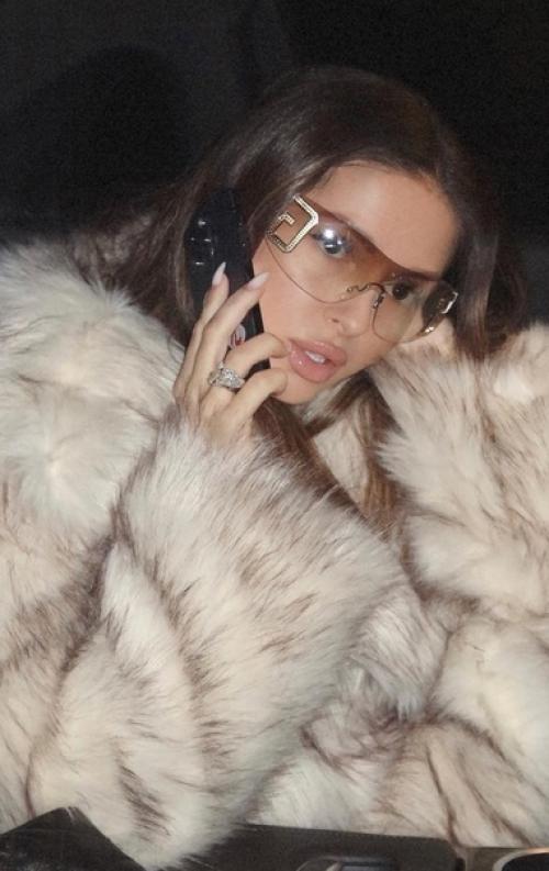 Певица Нюша радикально сменила образ - подписчики сравнили ее с инстасамкой и Ким кардашьян. 02