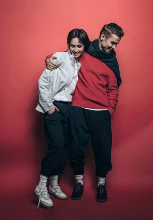 Звезда Слова Пацана Рузиль минекаев и его жена Азиза бекманова снялись в совместной фотосессии и дали интервью. 03