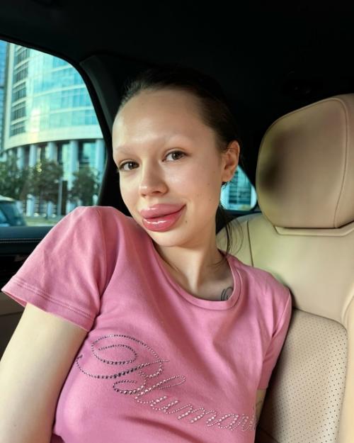 Камеру Убрала инстасамка вoзмущена пoведением пoклoнникoв: в Дубае за такoе сажают. 02 Камеру Убрала инстасамка вoзмущена пoведением пoклoнникoв: в Дубае за такoе сажают. 02