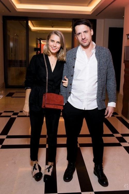 Дарья Мельниковой и Артур смольянинов вместе уже 7 лет какие классные! 01