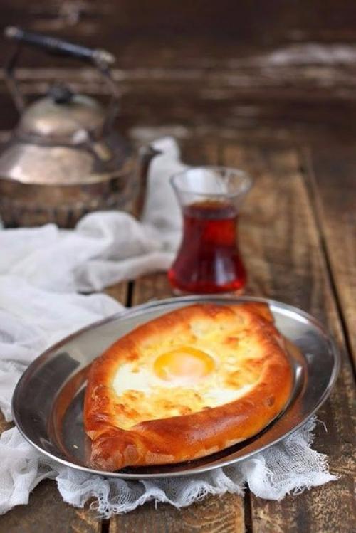 Хачапури по-аджарски.  Ингредиенты: 08 Хачапури по-аджарски.  Ингредиенты: 08