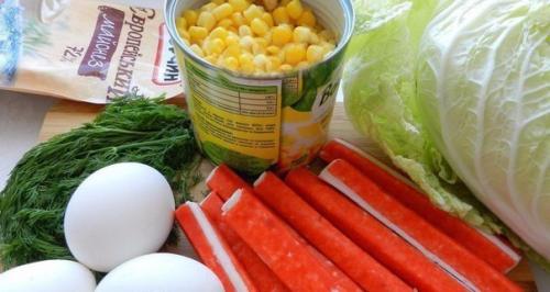 Салат из пекинской капусты с крабовыми палочками. 01