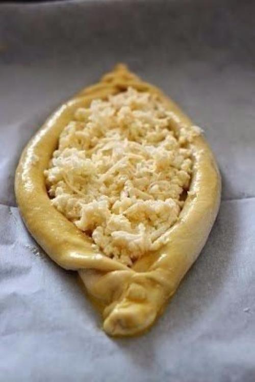 Хачапури по-аджарски.  Ингредиенты: 06 Хачапури по-аджарски.  Ингредиенты: 06