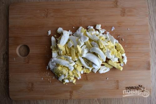 Салат "Иришка" с сухариками.