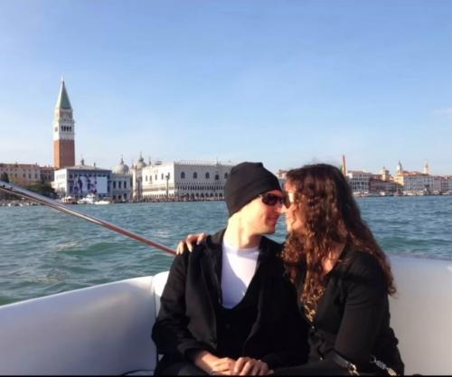 Мать троих детей Павла Дурова собирается снять фильм - историю их любви. 01