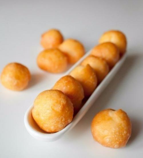 Сырные шарики жареные с чесноком.

