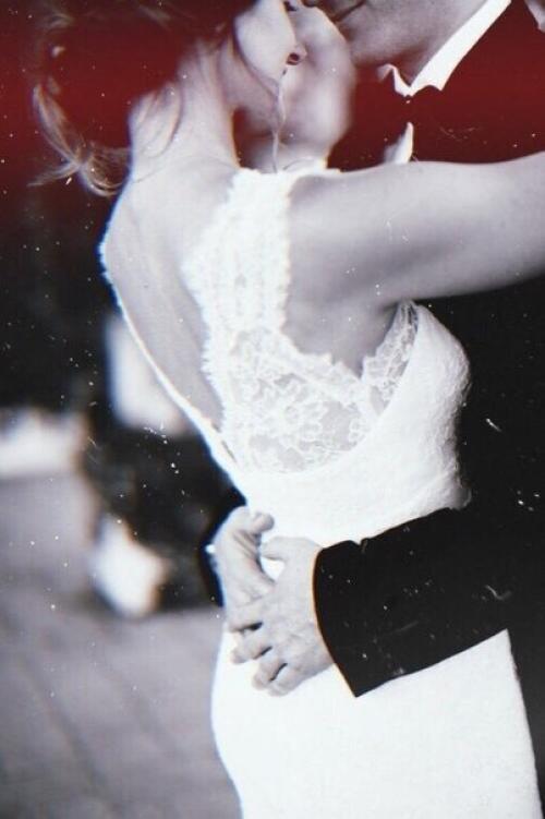 Поверь, я знаю, как ведёт себя влюблённый мужчина и как ведёт себя мужчина, который делает вид, что любит. 04