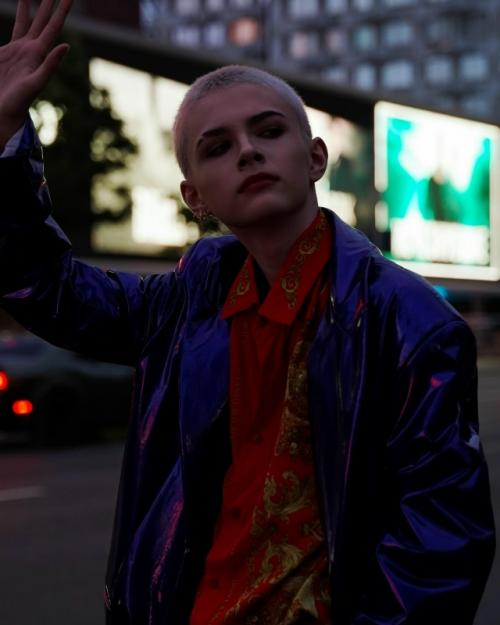 Это 13-летний сын аланы мамаевой. 06