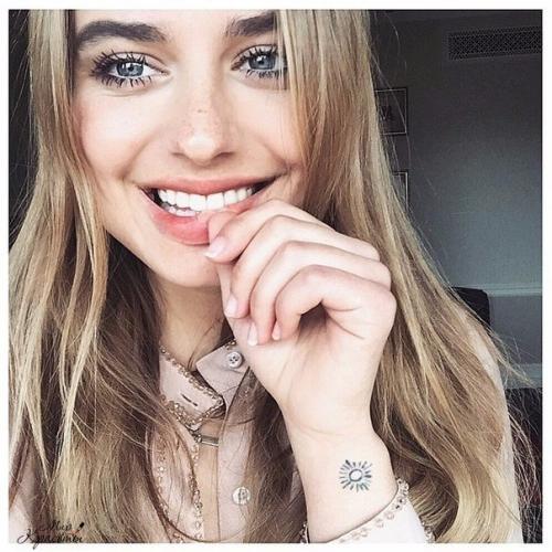 Лечим и мы отбеливаем зубки? Лечим и мы отбеливаем зубки?